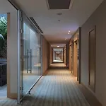The ホテル 4*