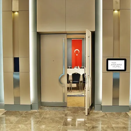 Hotel The 4*